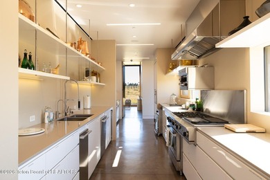 Set in the exquisite Bar B Bar Ranch, this 36-acre - photo 28