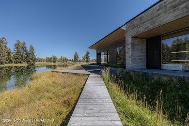 Set in the exquisite Bar B Bar Ranch, this 36-acre - photo 35