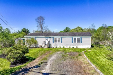 Beautifully maintained three bedroom, two bath home nicely - photo 1