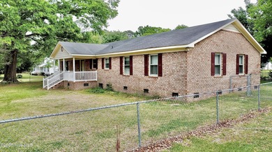 Opportunity with acreage, multiple structures, and income - photo 7