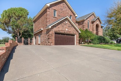 Experience luxury living with no HOA in this exceptional - photo 6