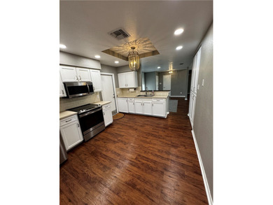 Charming and thoughtfully designed 3-bedroom, 2-bath, 2-car - photo 15