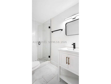 RARE MID-BEACH INVESTMENT GEM! Turnkey, 100% occupied boutique - photo 19