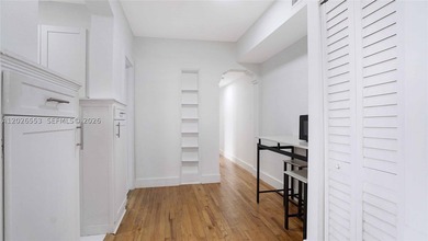 RARE MID-BEACH INVESTMENT GEM! Turnkey, 100% occupied boutique - photo 22