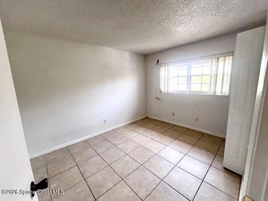 This well maintained condo located on the 2nd floor convenient - photo 25