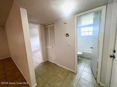 This well maintained condo located on the 2nd floor convenient - photo 28