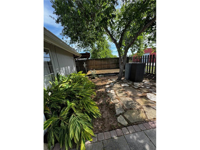 Charming and thoughtfully designed 3-bedroom, 2-bath, 2-car - photo 37