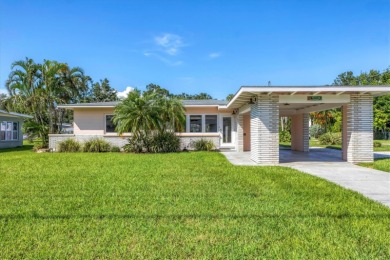 Manatee River Home Sale Pending in Palmetto Florida