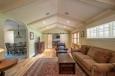 Discover the flexibility and potential of this charming property - photo 8
