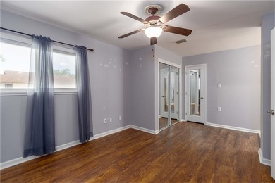 This beautifully renovated townhome is centrally located in - photo 15