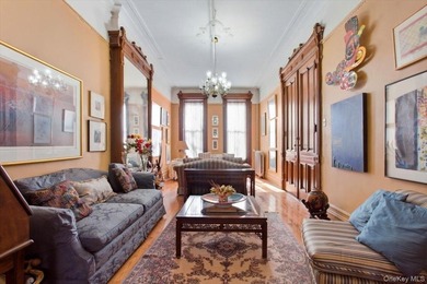 This meticulously maintained residence offers a spacious - photo 5