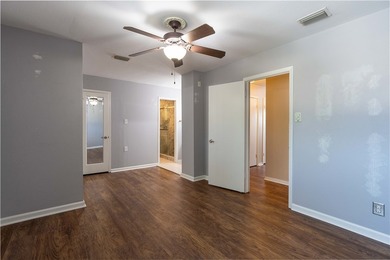 This beautifully renovated townhome is centrally located in - photo 16