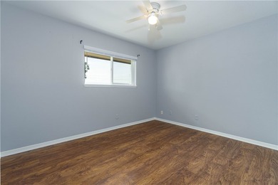 This beautifully renovated townhome is centrally located in - photo 21
