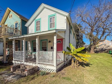 Instant opportunity as turn-key beach house and/or vacation - photo 1