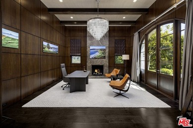 Perched at the pinnacle of Crystal Cove on a rare, single-loaded