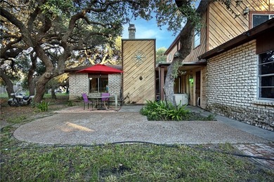 This Ingleside on the Bay home welcomes you with 3 bedroom, 2 - photo 2