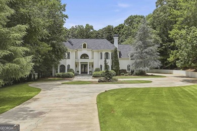 Welcome to this Smokerise Estate, where timeless elegance meets - photo 2