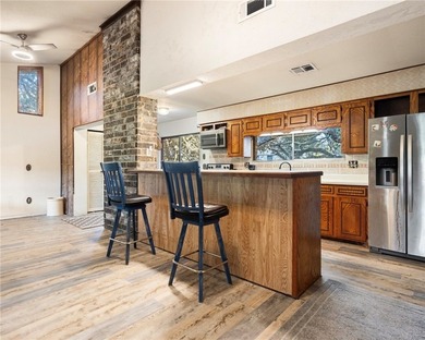 This Ingleside on the Bay home welcomes you with 3 bedroom, 2 - photo 6