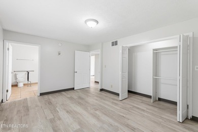 Freshly painted inside and out, this move in ready brick 3 - photo 12