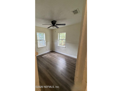 Wow great price on this 3/1 home. Ready for a buyer to make a - photo 12
