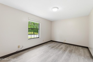Freshly painted inside and out, this move in ready brick 3 - photo 14