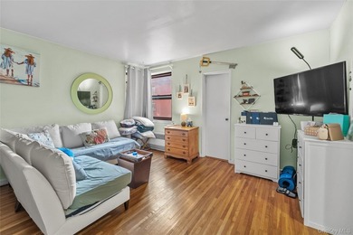 Welcome to *The Kenilworth*! 500 square feet in a pre-war