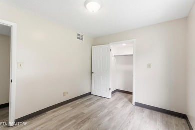 Freshly painted inside and out, this move in ready brick 3 - photo 17