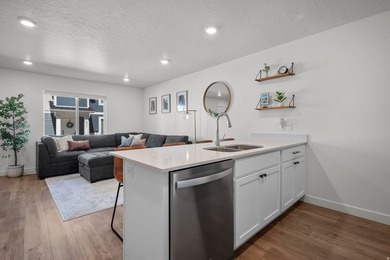***Seller is offering up to $3000 toward buyers closing costs - photo 4