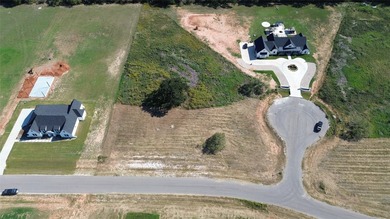 Welcome to Vista Oaks! Vista Oaks is located on the outside of - photo 6