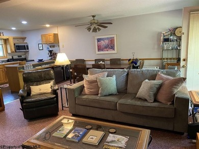 Charming and fully furnished 3-bedroom, 3-bath condo located in - photo 5
