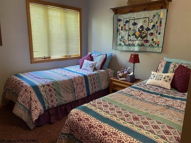 Charming and fully furnished 3-bedroom, 3-bath condo located in - photo 7