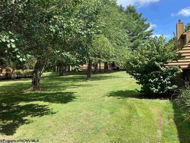 Charming and fully furnished 3-bedroom, 3-bath condo located in - photo 10