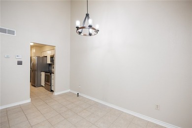 Charming and beautifully updated townhome where comfort meets - photo 11