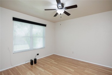 Charming and beautifully updated townhome where comfort meets - photo 18