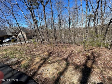 Lake Lot Sale Pending in Loudon, Tennessee