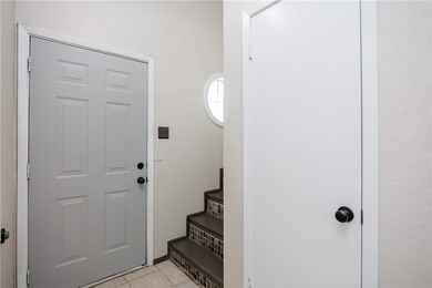 Charming and beautifully updated townhome where comfort meets - photo 22