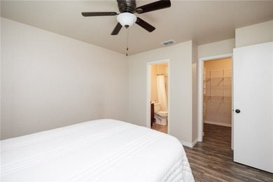 Charming and beautifully updated townhome where comfort meets - photo 24
