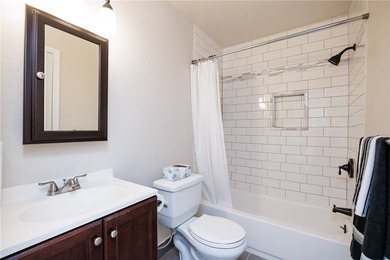 Charming and beautifully updated townhome where comfort meets - photo 26