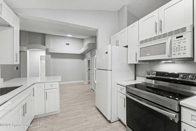 Wow, A MUST SEE!! Gorgeous Executive 3 bedroom, 2 Bath with - photo 2