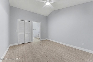 Wow, A MUST SEE!! Gorgeous Executive 3 bedroom, 2 Bath with - photo 7