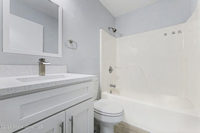 Wow, A MUST SEE!! Gorgeous Executive 3 bedroom, 2 Bath with - photo 9