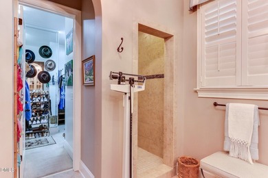 Luxury Living in Glen Lake South Experience the perfect blend of - photo 15