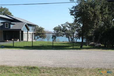 Lake Home For Sale in Canyon Lake, Texas