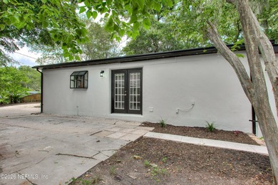 Your private retreat awaits! This fully renovated home features - photo 34