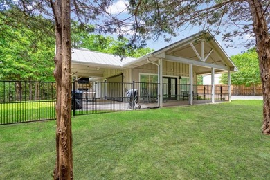 Custom-built modern lake retreat just minutes from Lake Texoma! - photo 4