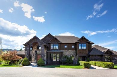 Privacy, space, and connection to nature define this exceptional - photo 2
