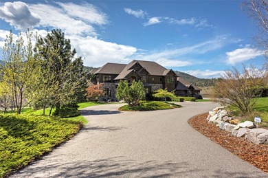 Privacy, space, and connection to nature define this exceptional - photo 6