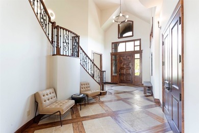 Privacy, space, and connection to nature define this exceptional - photo 10