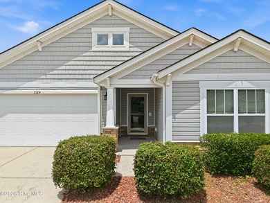 Welcome to this beautifully maintained 3-bedroom, 2-bath home in - photo 3
