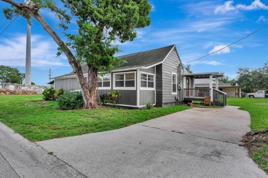 Manatee River Home Sale Pending in Palmetto Florida